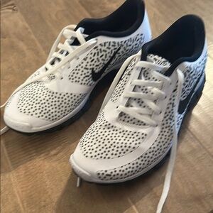 Nike Women's White and Black Sneakers